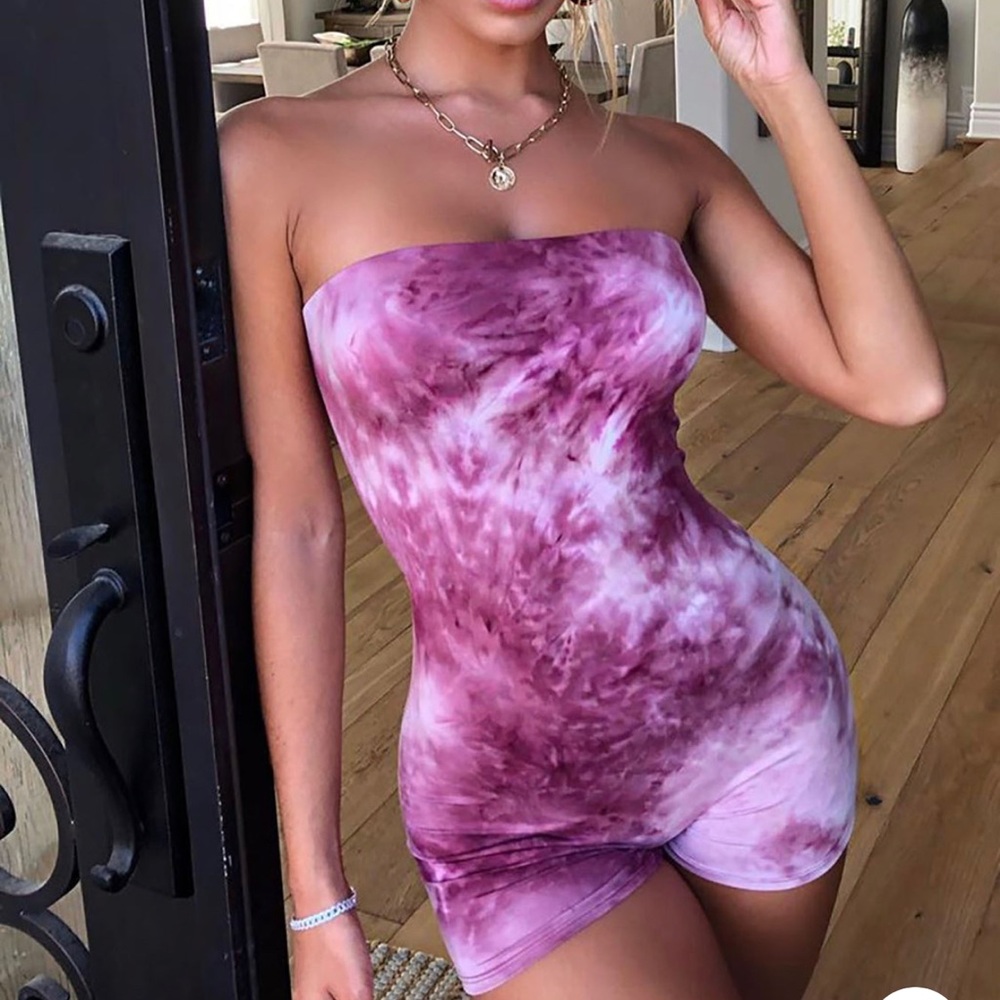Fashion Nova xs tie dye sleeveless women’s romper